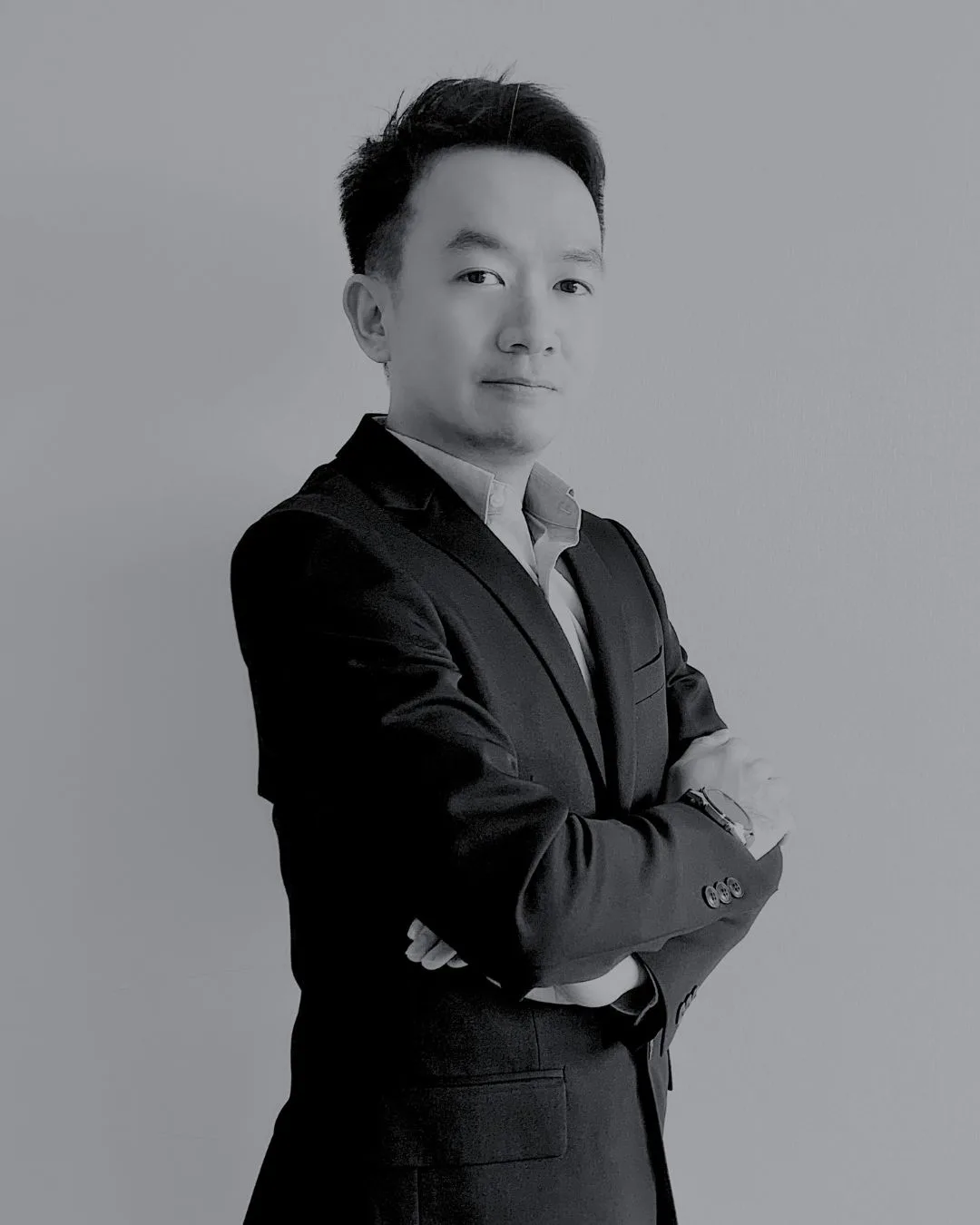 justin profile black white